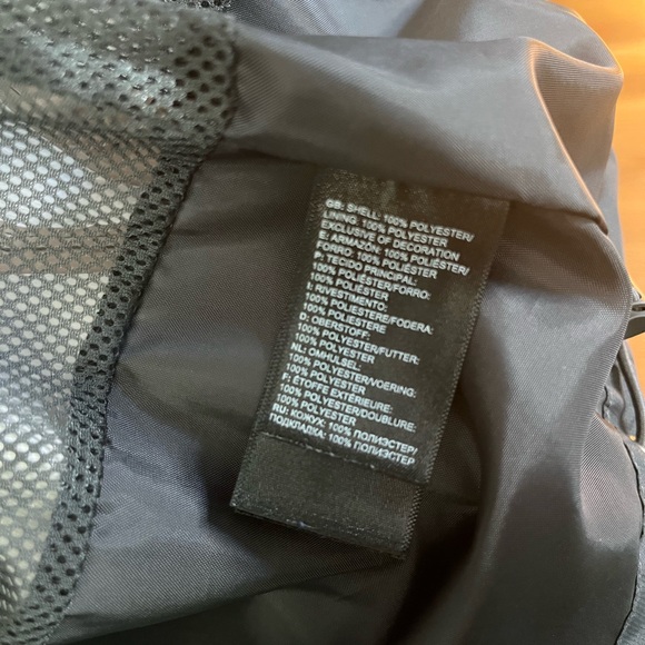 The North Face Women's Resolve Rain Jacket - Picture 6 of 6